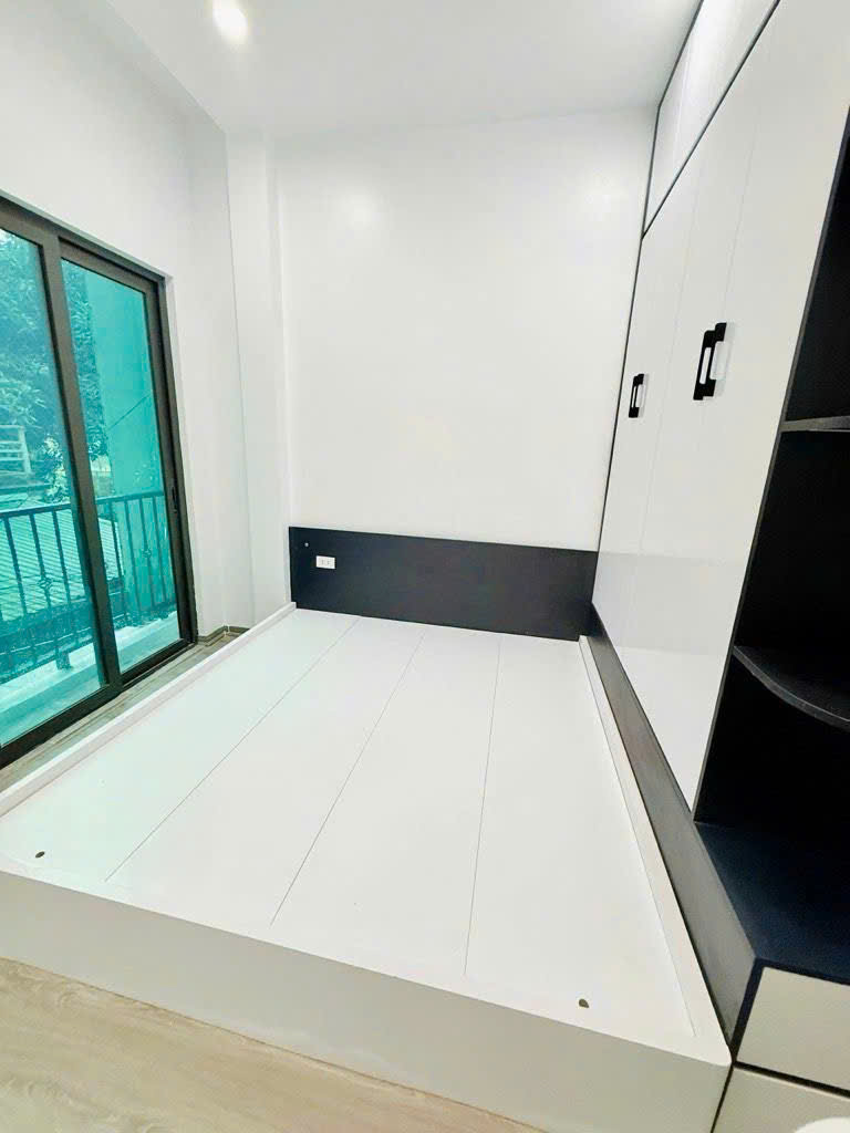 BÁN NHÀ THANH ĐÀM 5 NGỦ, 4 TẦNG DT 31M2, mt 3,5 m2