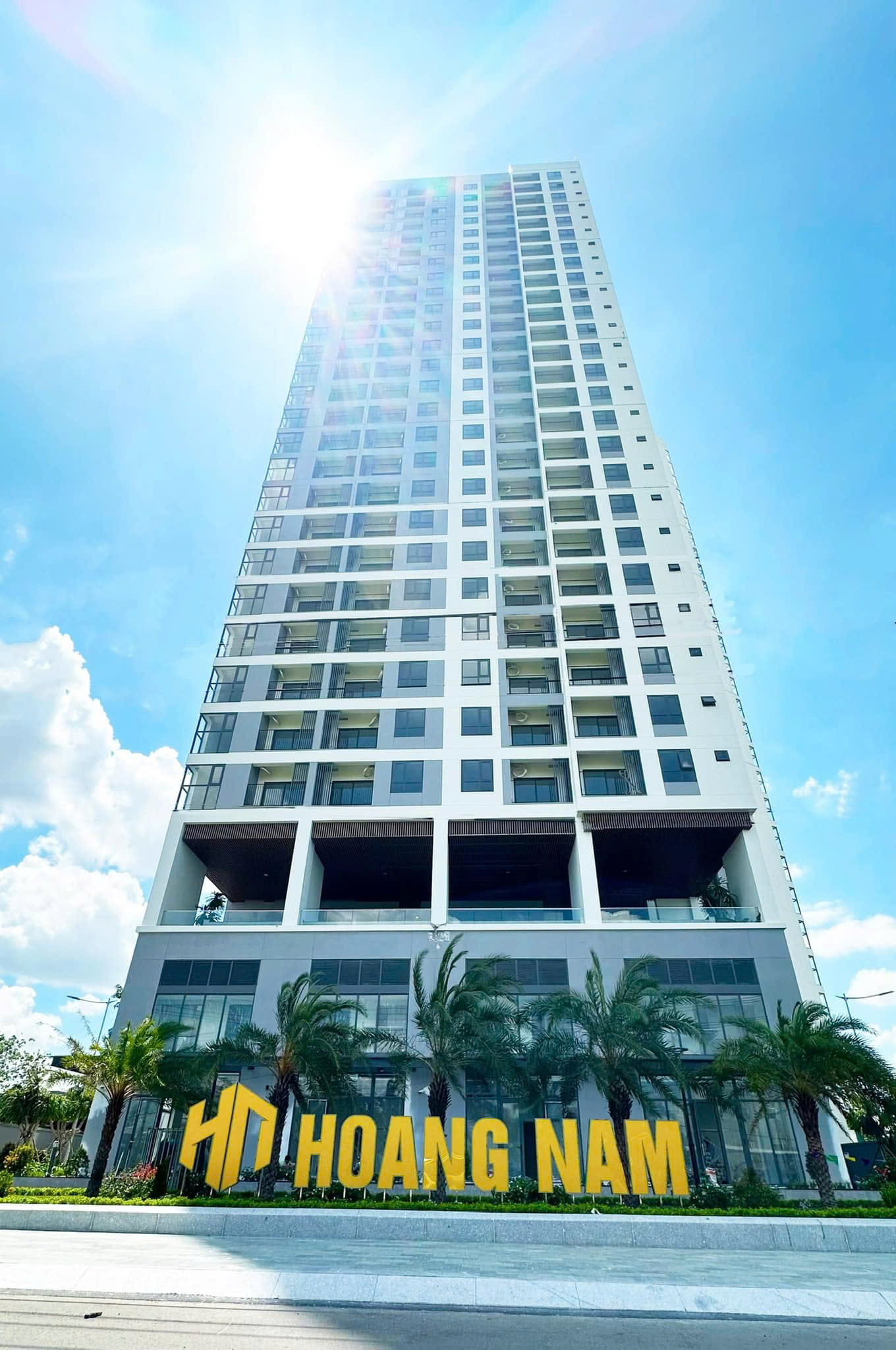 Đã ra sổ chính chủ cần bán căn hộ Honas Residence 2pn + 2wc hướng Đông Nam - giá 2.2 tỷ (TL)