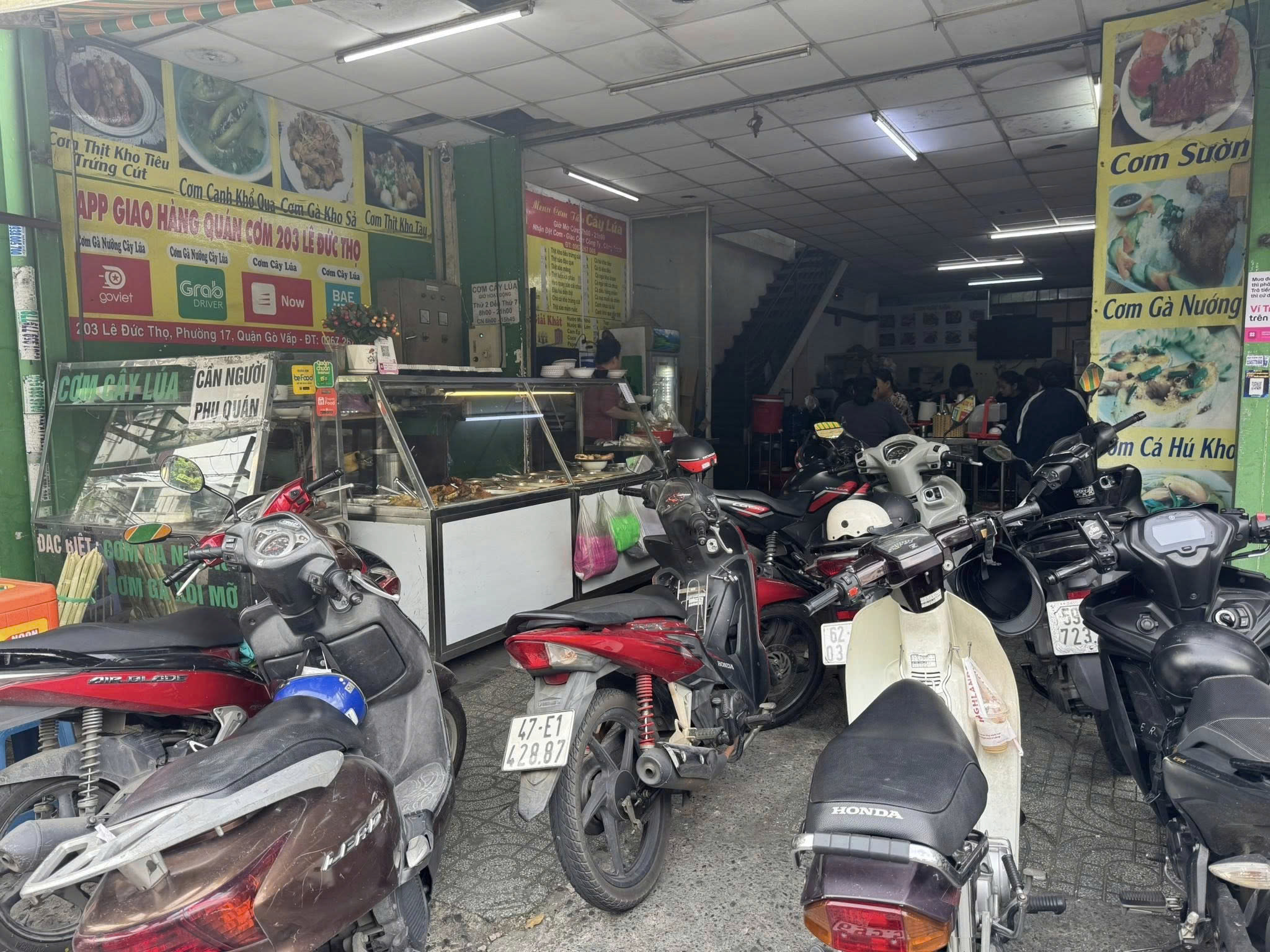 Cần sang nhượng quán cơm tâm huyết, lượng khách + app ổn định, chủ nhà dễ tính...