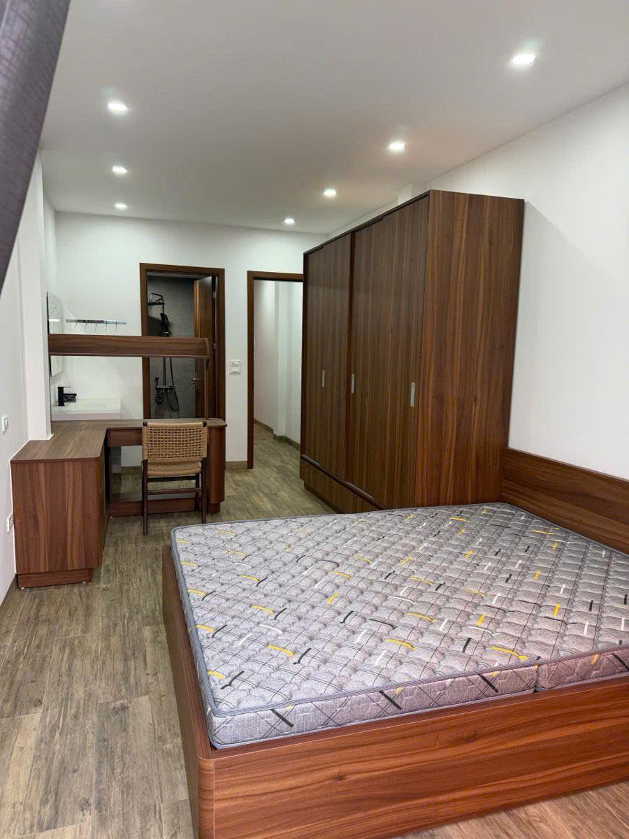 Mặt Phố Pháo Đài Láng – 96m² – 3 Tầng – Mặt Tiền 4m – Giá 38 Tỷ – Lô Đất Hiếm