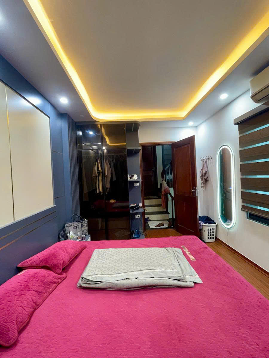 Mặt Phố Chợ Khâm Thiên – Tòa 7 Tầng Thang Máy – 108m² – Mặt Tiền 4m – Giá 47 Tỷ – Dòng Tiền Hiếm