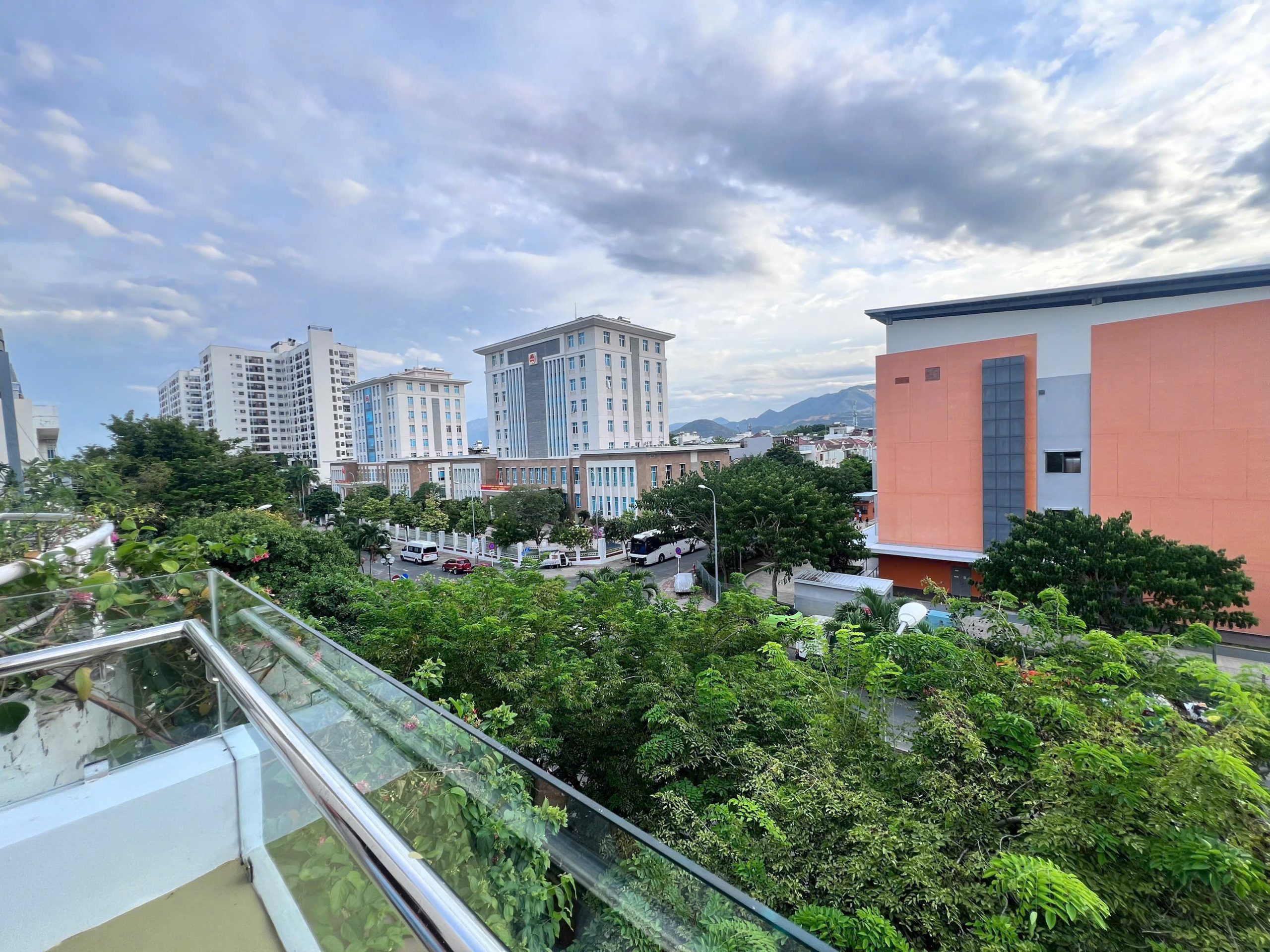 BÁN NHÀ 3 TẦNG KINH DOANH NGAY GIỮA KHU VĨNH ĐIỀM TRUNG SẦM UẤT.