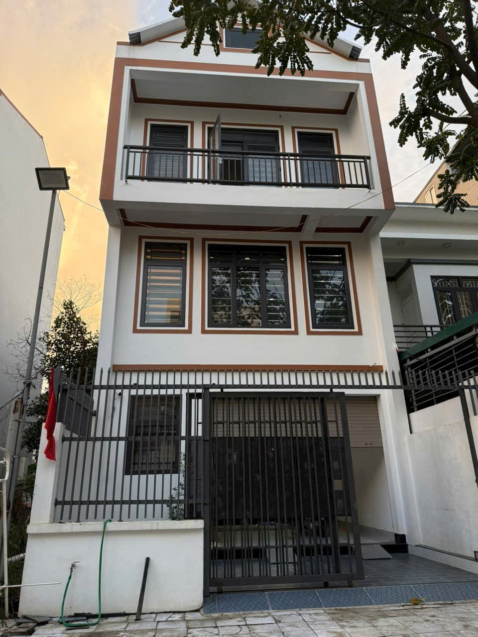 CHÍNH CHỦ BÁN NHÀ 3 TẦNG – SỐ 19, KHU DÂN CƯ TỈNH UỶ – TP VĨNH YÊN, VĨNH PHÚC