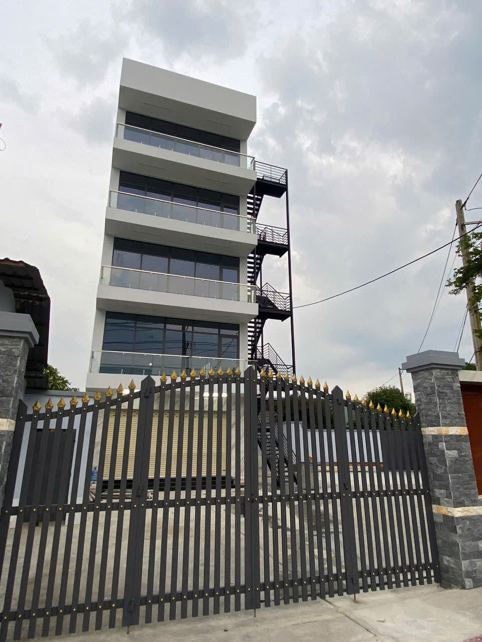 CHÍNH CHỦ CẦN CHO THUÊ 2 CĂN NHÀ MẶT TIỀN - KINH DOANH ĐỈNH TẠI TP HỒ CHÍ MINH