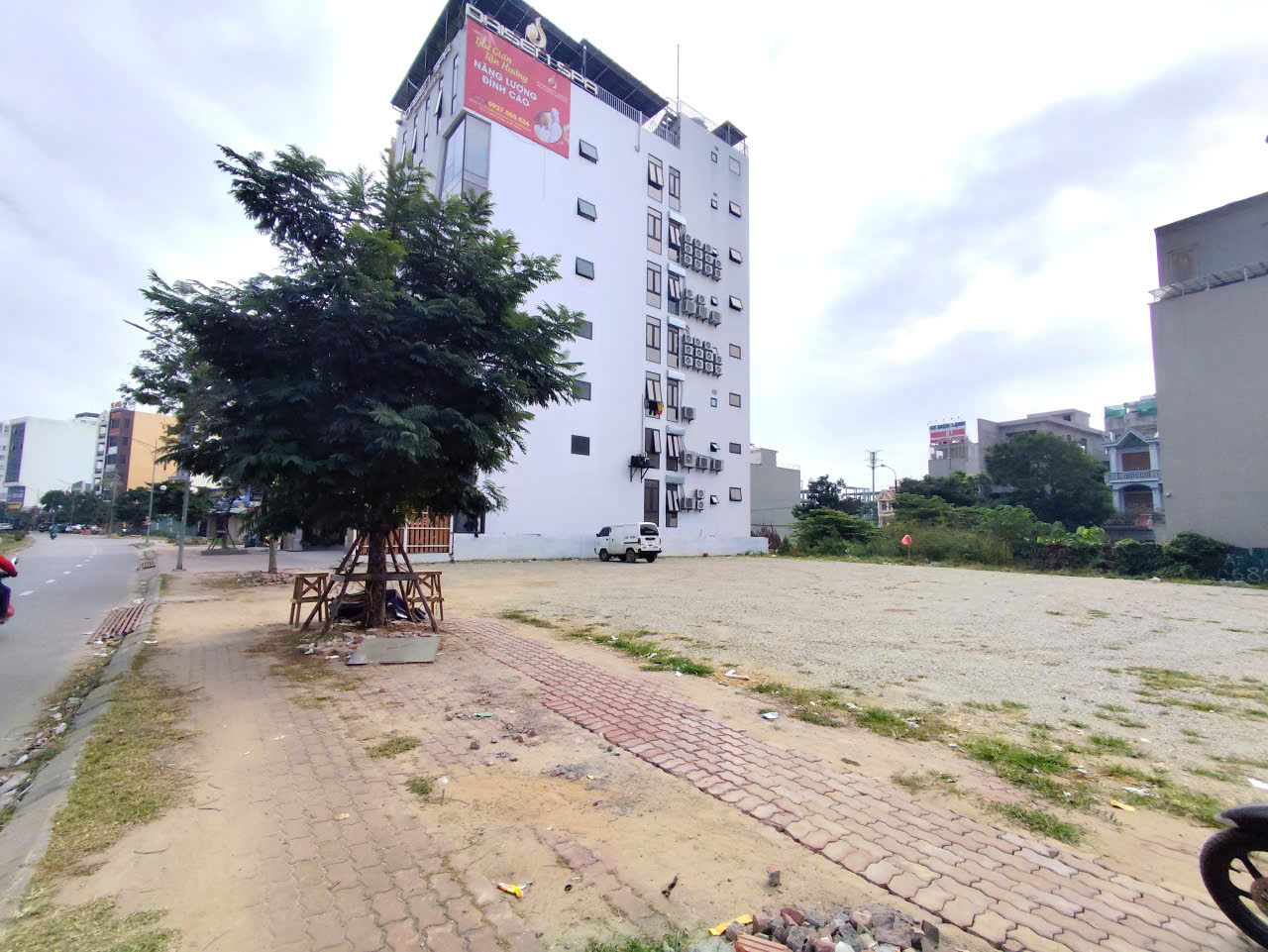 Đất mặt đường Bùi Viện cạnh VinMec, 84m, MT 4.2, giá 7.56 tỉ