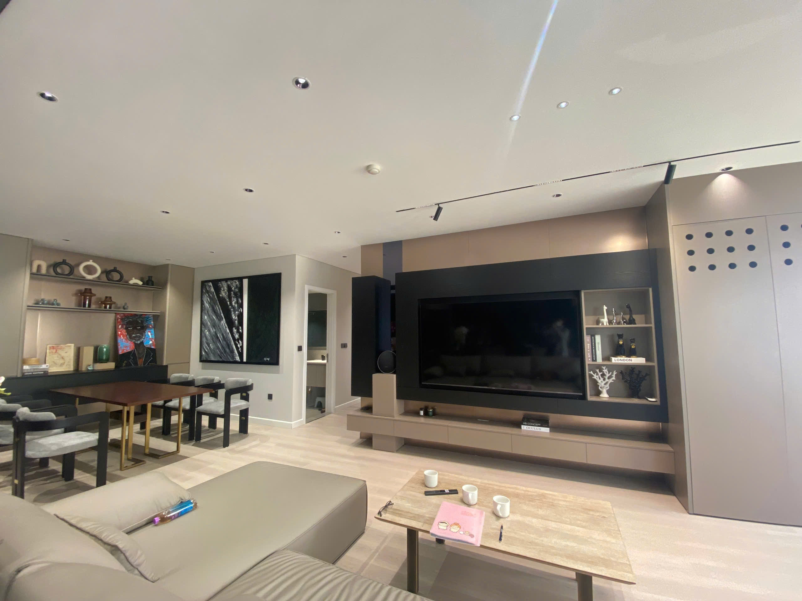 SIÊU PHẨM CĂN GÓC HỒ GƯƠM PLAZA - NỘI THẤT ĐẸP, VIEW THOÁNG KHÔNG ĐIỂM CHÊ!