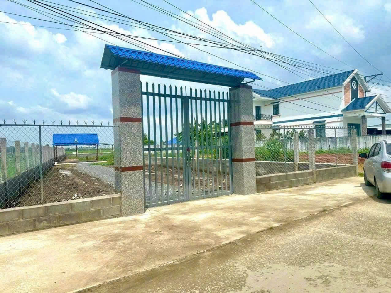 Bán đất khuôn viên nhà vườn ấp 3 , xã Thạnh Đức tdt 1170m2 ( có 150m2 thổ) giá 2,6 tỷ