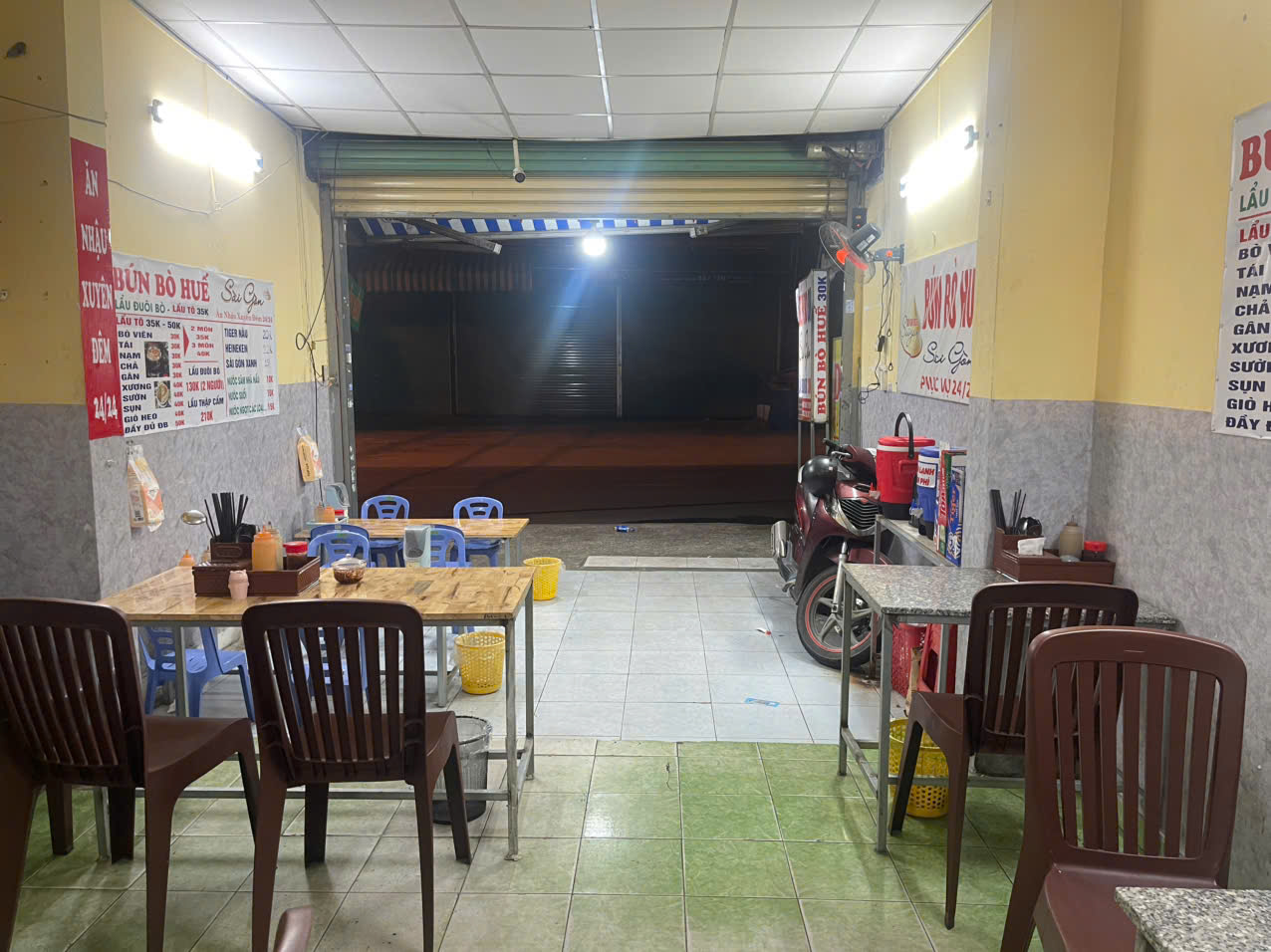 SANG QUÁN BÚN BÒ – LẨU ĐUÔI BÒ TÂN PHÚ Địa chỉ: 439 Tân Kỳ Tân Quý, P. Tân Quý, Q. Tân Phú, TP.HCM