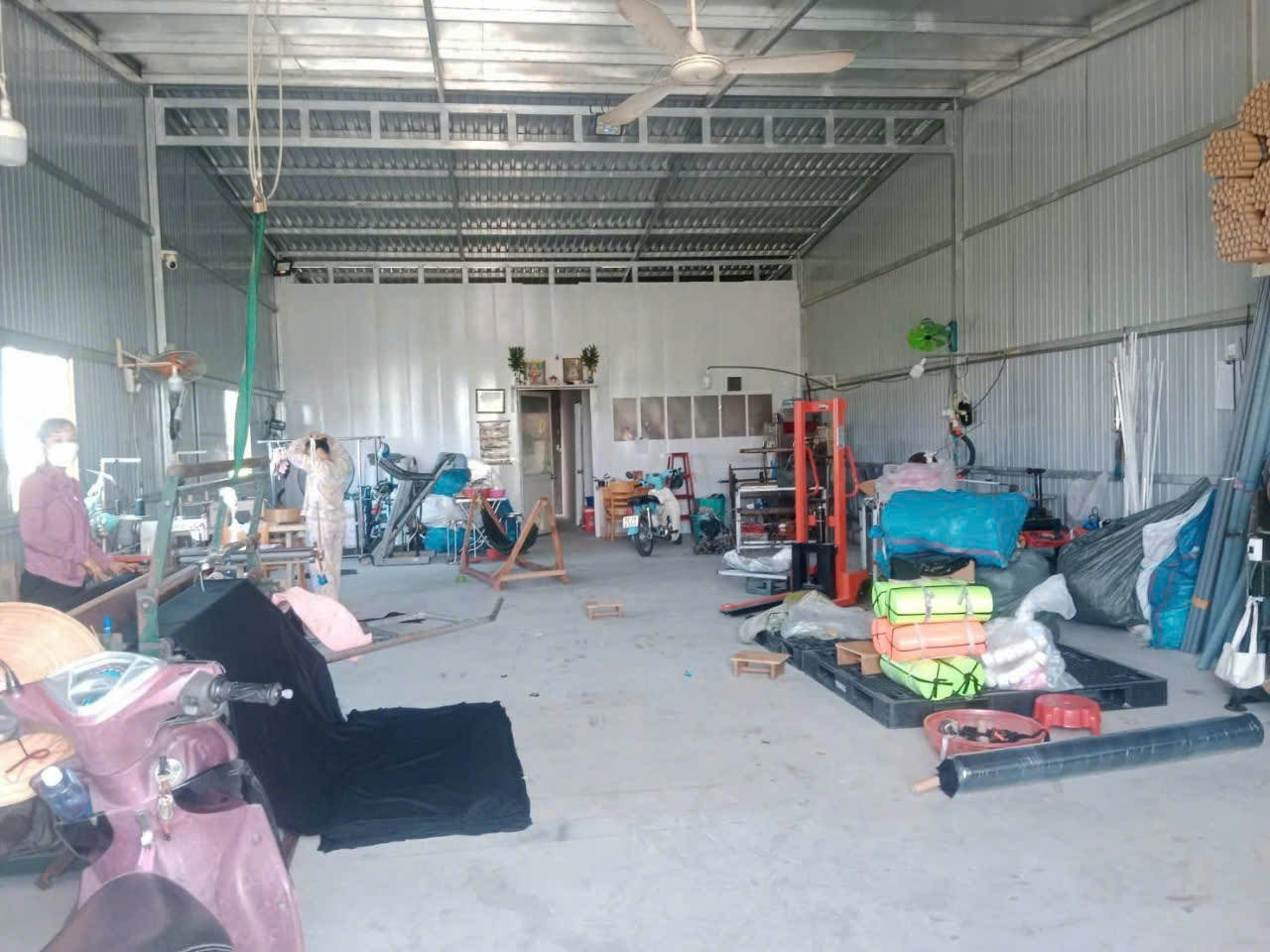 Bán nhà kho nhỏ đường Lò Heo, xã Long Hiệp , Bến Lức dt 213m2 full thổ giá 2,15 tỷ