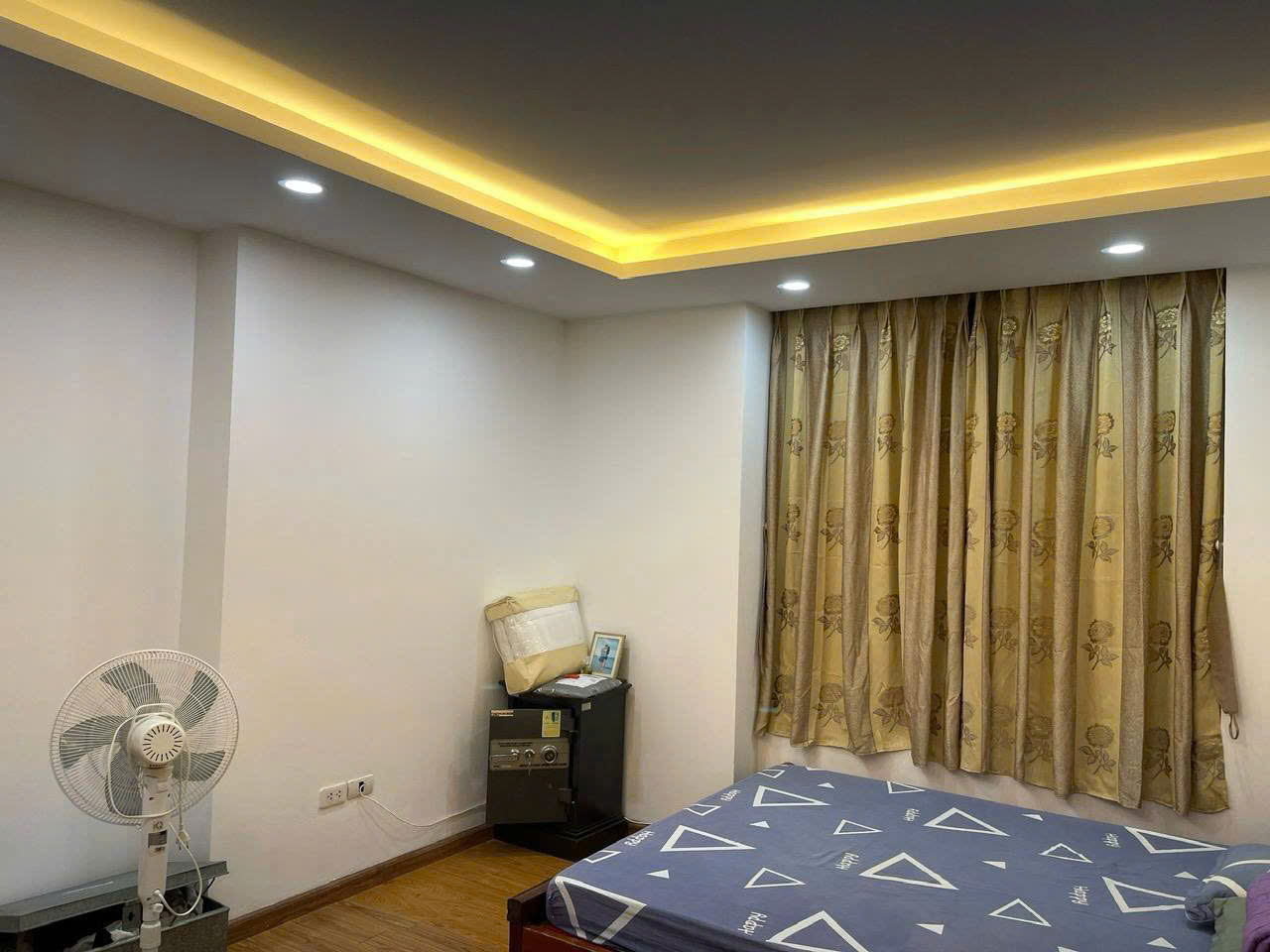 Chính chủ cho thuê căn chung cư tòa N07 B1.2 Dịch Vọng Hậu, gần Công viên Cầu Giấy