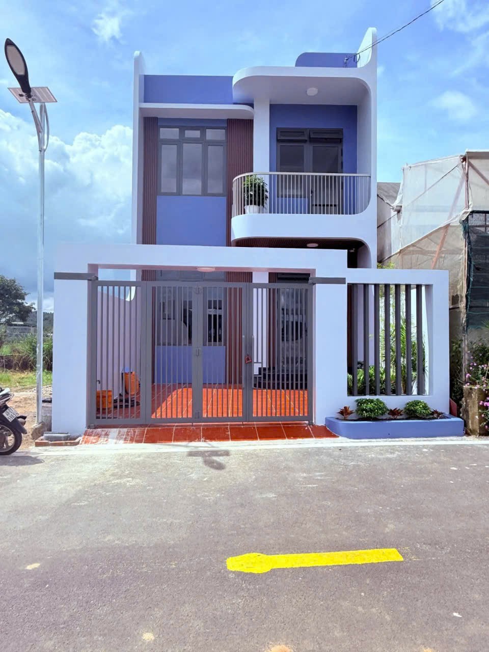 NHÀ ĐẸP - MẶT TIỀN - Chính Chủ Bán Nhà khu VIP Phú Hội (nay là xã Đức Trọng, tỉnh Lâm Đồng)