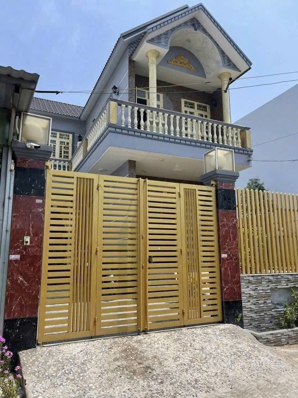 Bán biệt thự mini xã Hưng Long, Bình Chánh tdt 144m2 1 lầu 4pn 2wc giá 4,4 tỷ