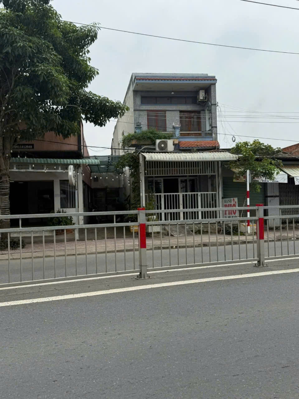 Bán nhà mặt tiền tl 826 , xã Long Hòa , Cần Đước dt 100m2 , 1 lầu , 3pn , 2wc giá 4,9 tỷ