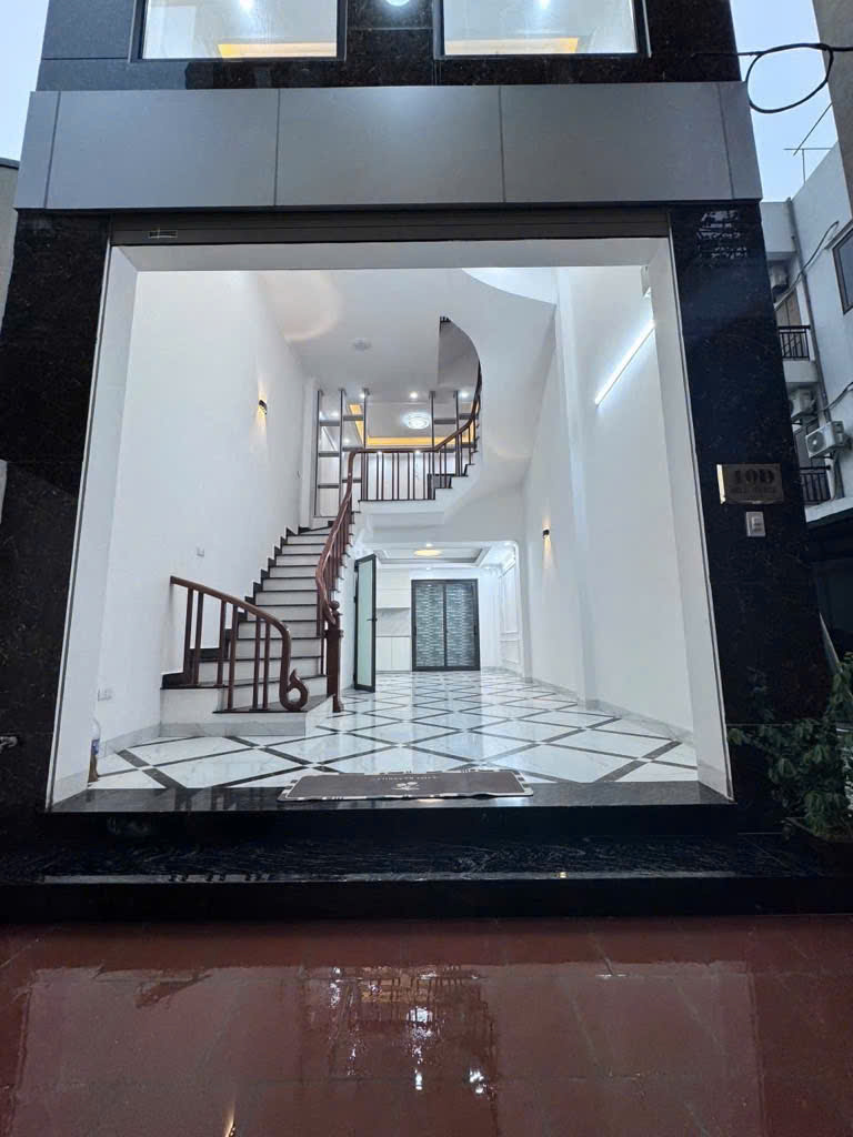 NHÀ TRUNGTAM NGỌC HỒI MỚI ĐẸP Ở LUÔN - THIẾT KẾ 5 TẦNG - 2 THOÁNG