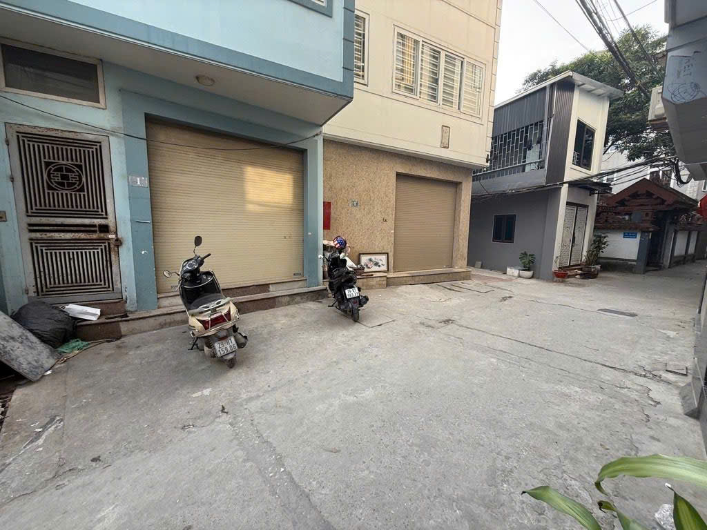 BÁN GẤP NHÀ LĨNH NAM 5T NHÀ Ô TÔ TRÁNH, VÀI BƯỚC RA CHỢ, GẦN TRƯỜNG ĐẠI HỌC GIÁ YÊU THƯƠNG