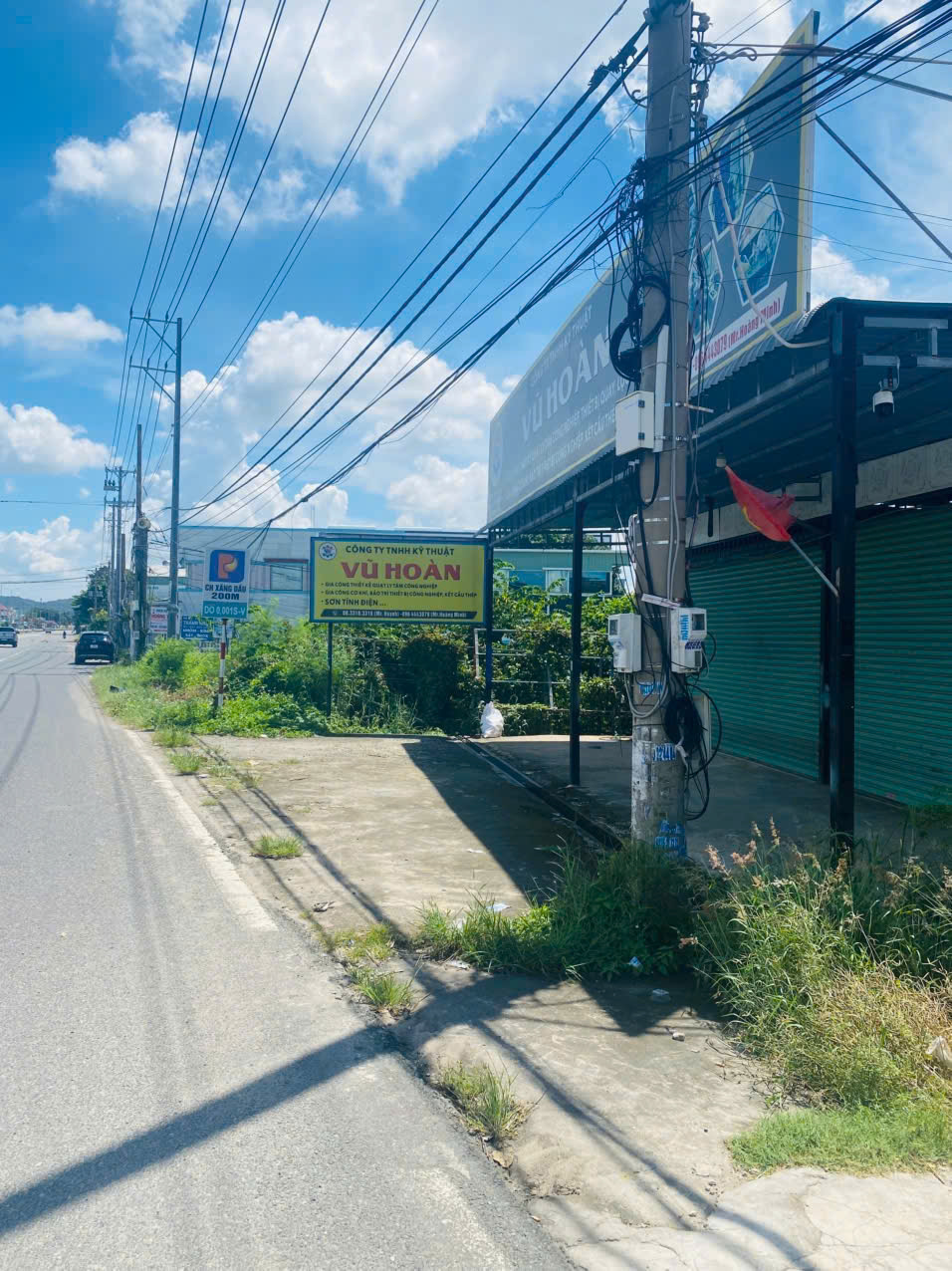 kẹt tiền hạ giá lô đất 2 mặt tiền đang kinh doanh trên đường QL 51