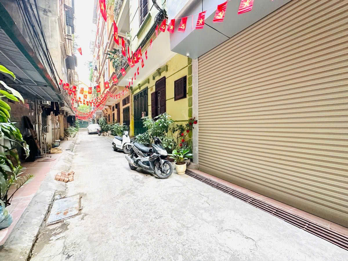 PHÂN LÔ QUÂN ĐỘI HOÀNG QUỐC VIỆT – VỈA HÈ – Ô TÔ TRÁNH – Ô TÔ VÀO NHÀ – 2 MẶT NGÕ – THANG MÁY – TẦM TIỀN CỰC HIẾM