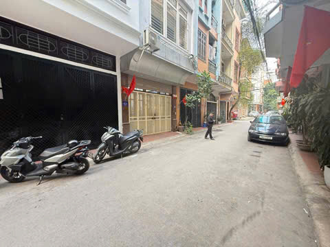 PHÂN LÔ DOÃN KẾ THIỆN TT QUẬN CẦU GIẤY – GẦN NHIỀU TRƯỜNG ĐẠI HỌC – SÁT ĐƯỜNG HOÀNG QUỐC VIỆT KÉO DÀI – GẦN BỘ CÔNG AN – PHÂN LÔ Ô TÔ VÀO NHÀ