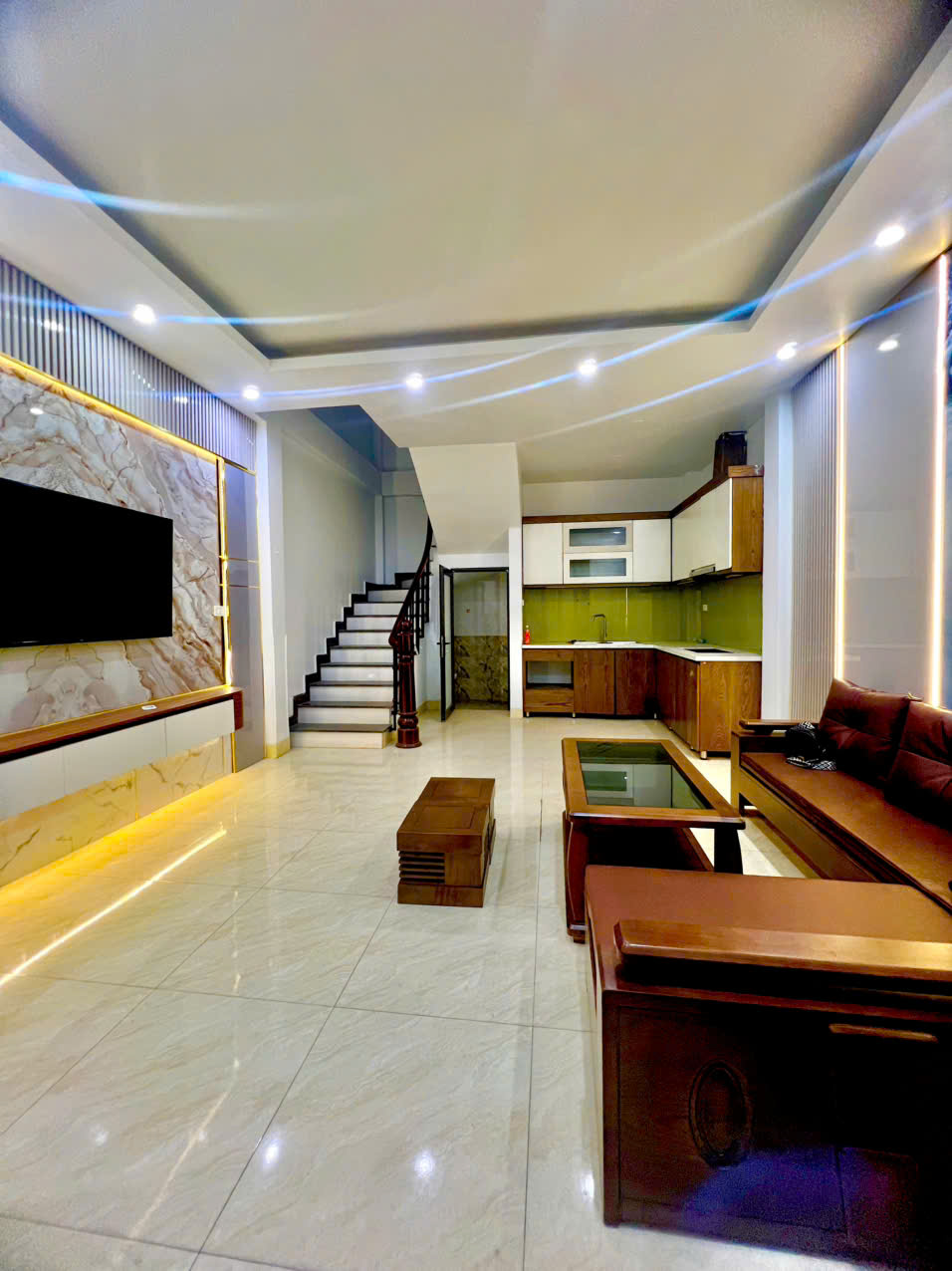 BÁN NHÀ BỒ ĐỀ – LONG BIÊN | DÂN XÂY CHẮC CHẮN – GẦN HỒ – NGÕ RỘNG