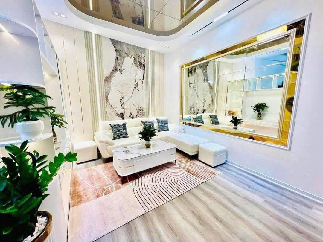 ĐÊ LA THÀNH NHÀ ĐẸP – DÂN XÂY – FULL NỘI THẤT – 15M RA PHỐ – HIẾM NHÀ BÁN- 36m, 6 tầng, mặt tiền 8.4 m, 7.9 tỷ