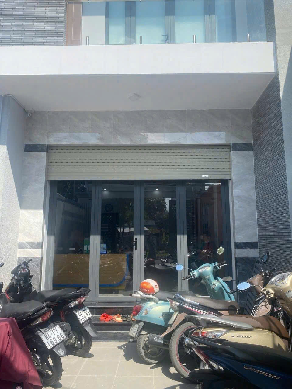 GIẢM GIÁ BÁN GẤP NHÀ 1 TRỆT – 2 LẦU – SÂN THƯỢNG MẶT TIỀN ĐƯỜNG PHÓ CƠ ĐIỀU, PHƯỜNG PHƯỚC HẬU, VĨNH LONG