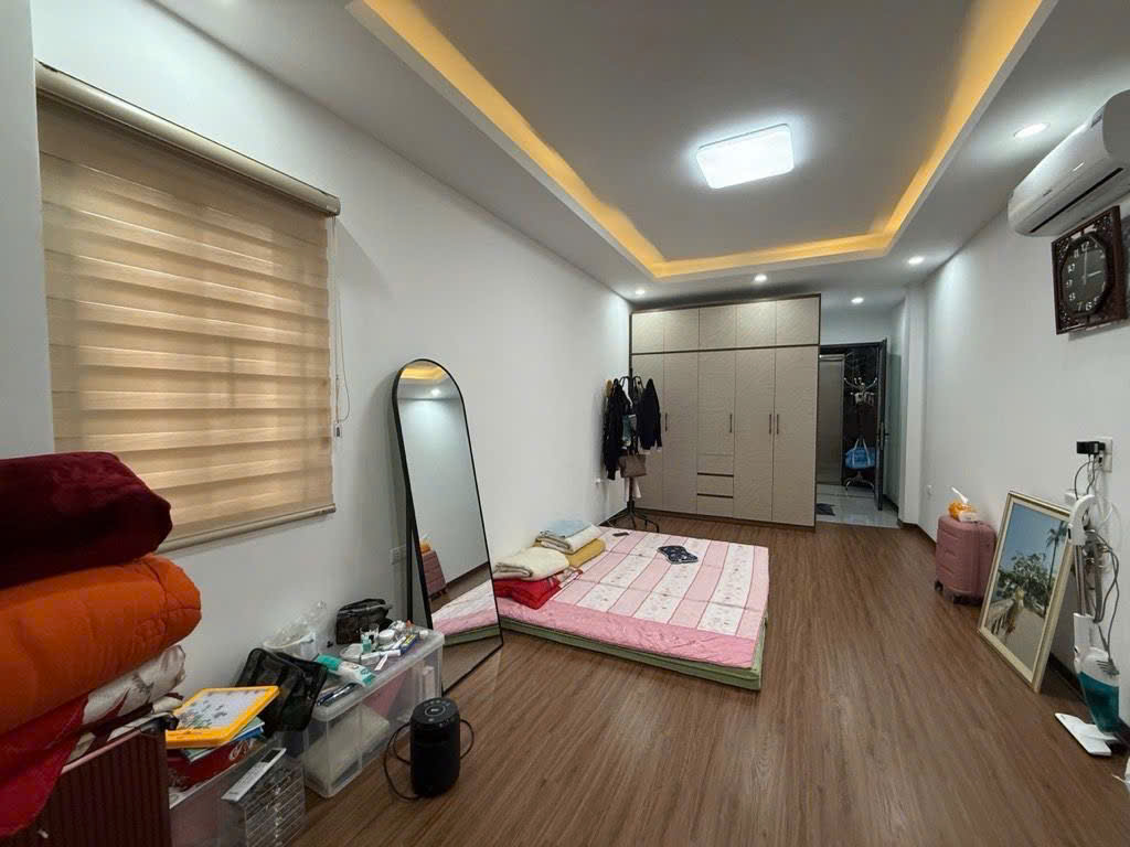 BÁN NHÀ GIA QUẤT LONG BIÊN, GẦN OTO,DẪN XÂY,NGÕ NÔNG,MỚI,70M NHỈNH 8 TỶ