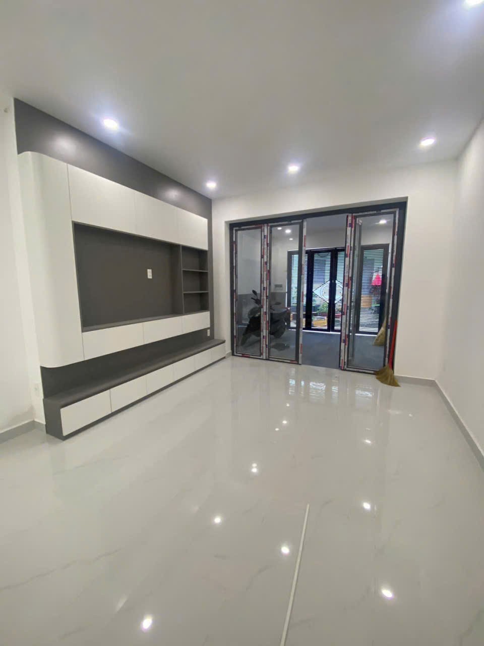 NHÀ ĐẸP – GIÁ TỐT – CHÍNH CHỦ CẦN BÁN NHÀ HẺM XE HƠI TẠI 2// Hồ Văn Long, Bình Hưng Hoà B