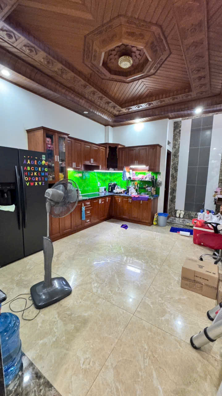 Bán nhà hẻm ngay chợ liên khu 5-6, Bình Hưng Hòa B dt 68m2 , 3 lầu , 4pn, 5wc giá 5,7 tỷ