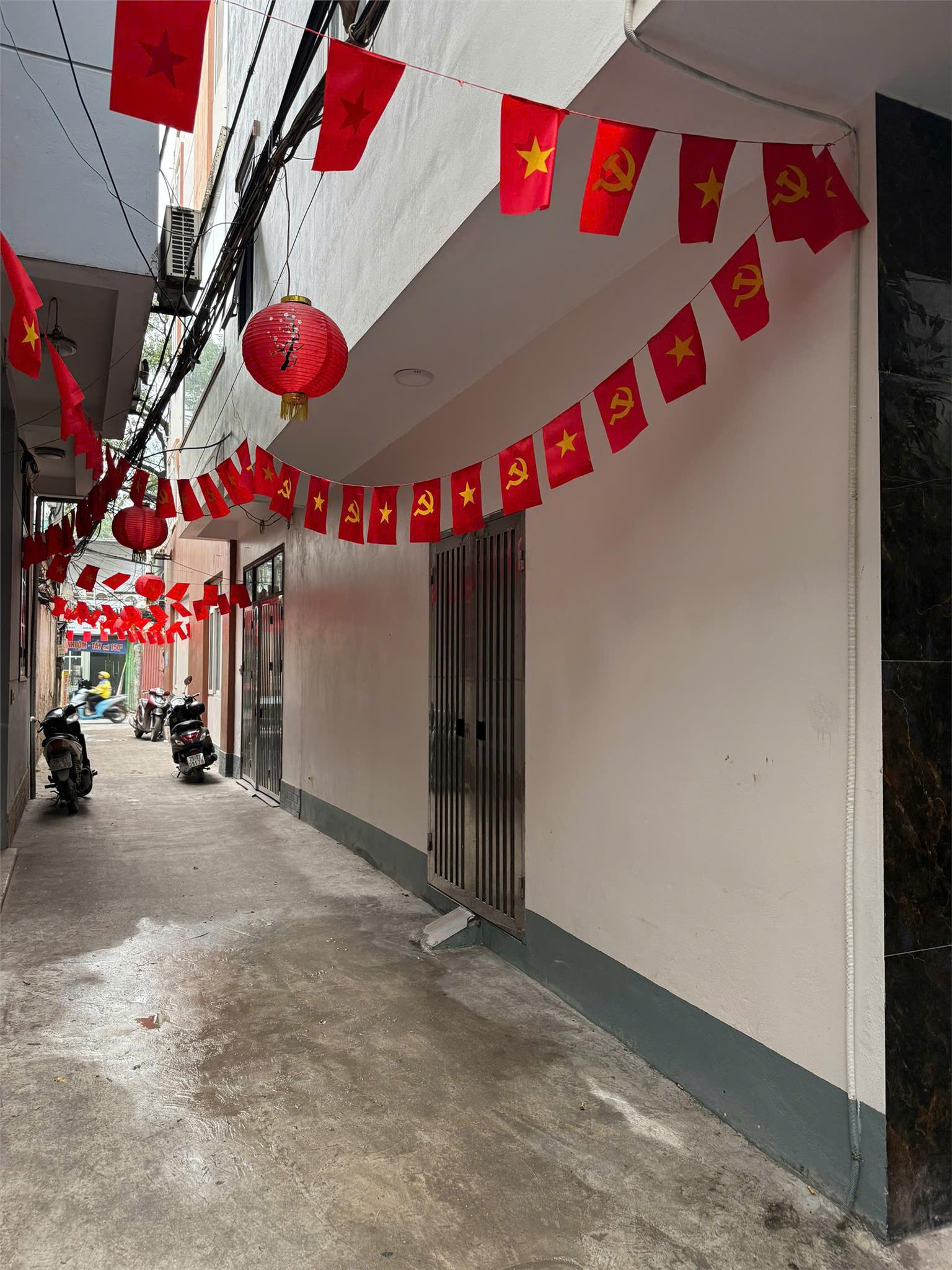 Mình cần cho thuê Nhà 5 tầng, mới xây năm 2024 giáp KĐT Văn Quán!