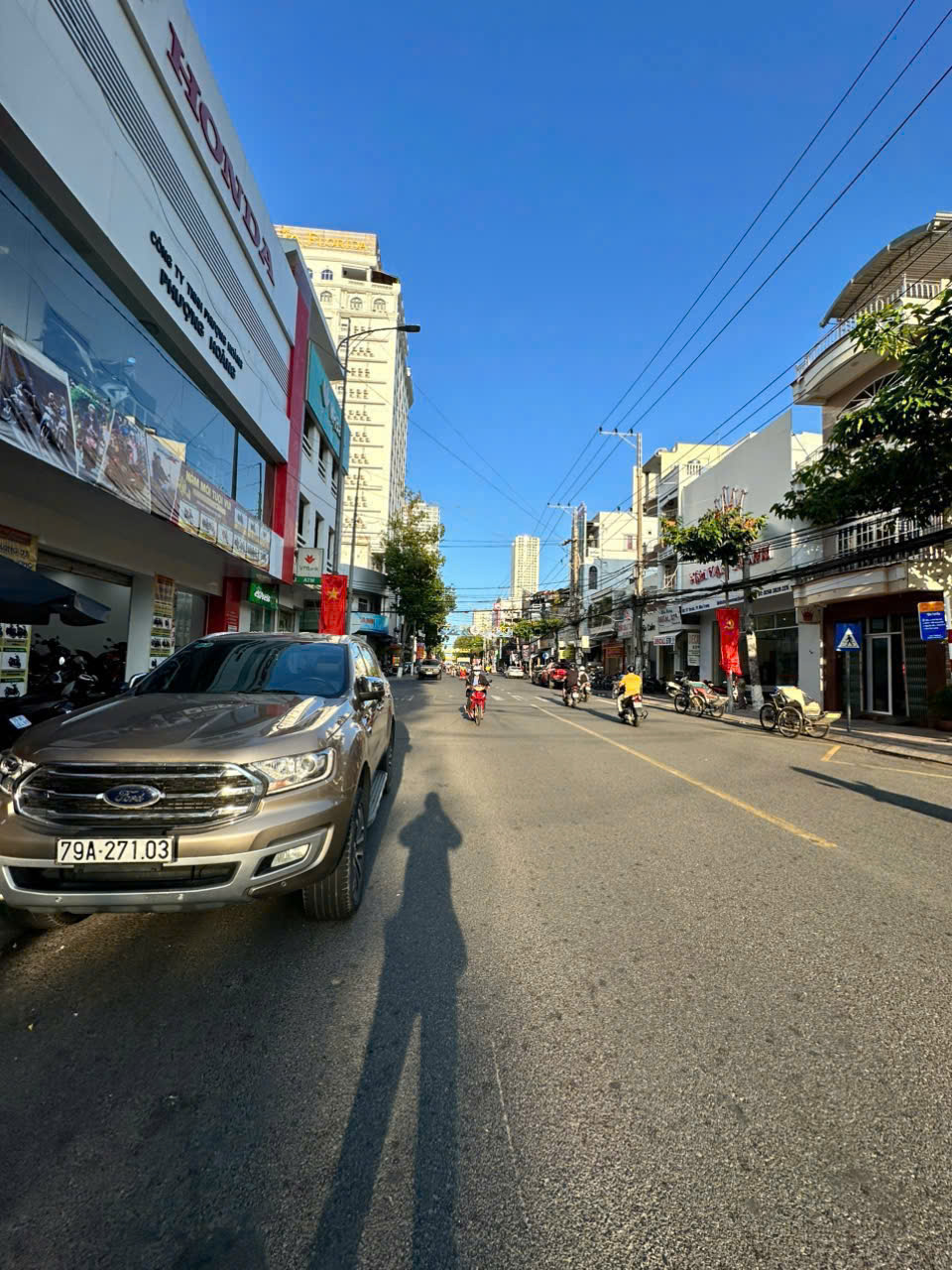 Bán Nhà 6 tầng mặt tiền đường Yersin Giá 27 Tỷ. Tp Nha Trang Diện tích : 111,1m2 mọi thông tin chi tiết vui lòng lh e