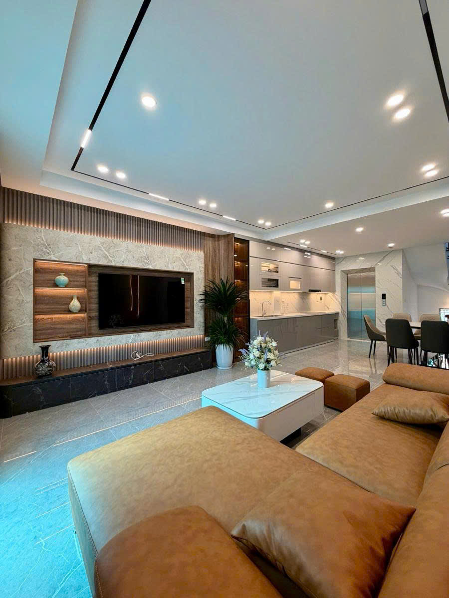 SIÊU PHẨM CHUNG CƯ MẶT PHỐ 91 NGUYỄN CHÍ THANH – LÔ GÓC – VIEW PHỐ – Ở NGAY