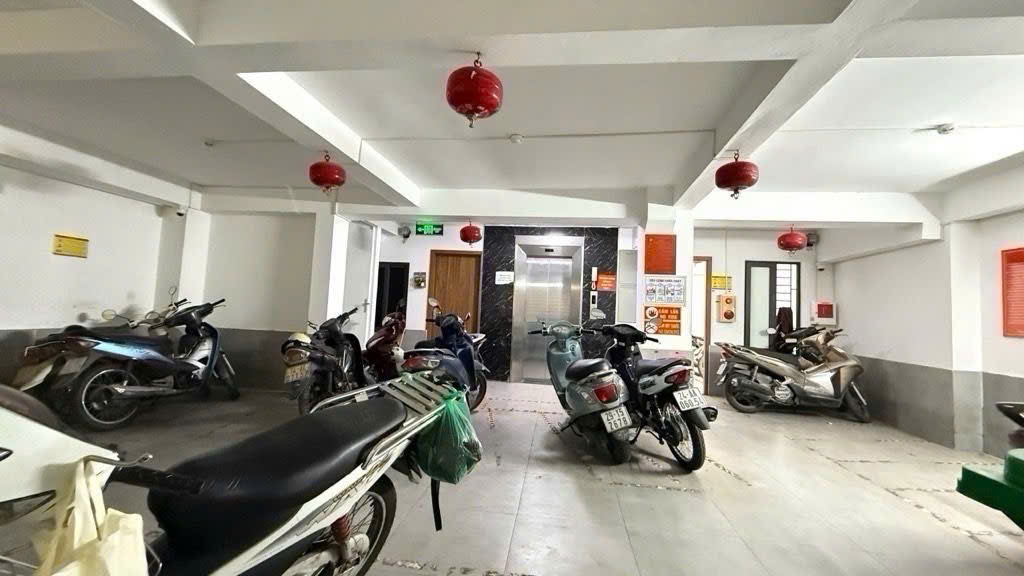 Bán Nhà Dòng Tiền,Căn Hộ Dịch Vụ,Chung Cư MiNi Mễ Trì Ngõ Thông,Ô Tô Đỗ Cửa Giá 33 Tỷ