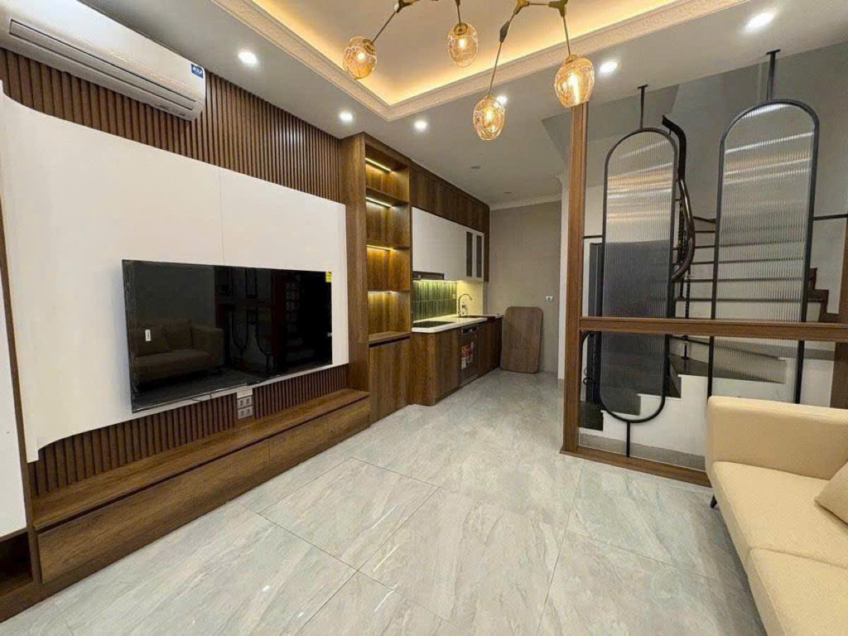 Bán nhà Ngọc Thụy 32m 5 tầng MT4.5m ô tô thông hơn 9 tỷ