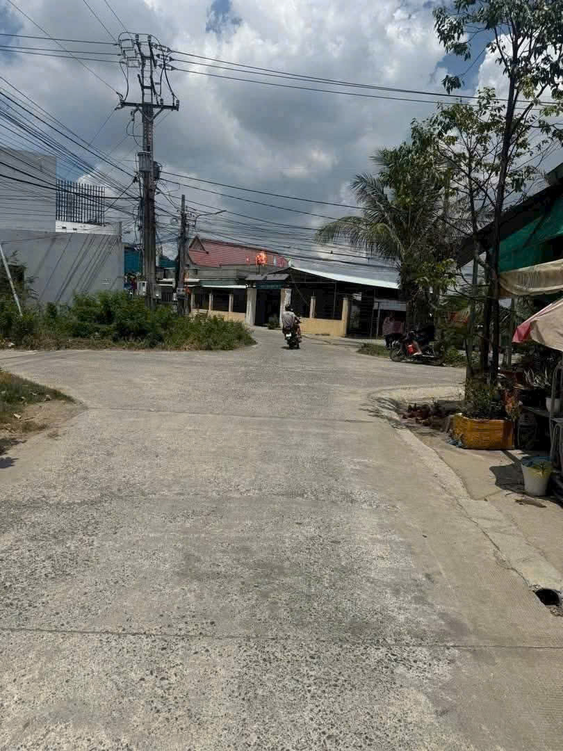 Bán 5 lô đất thổ cư đường beton 3,2m xã Mỹ Yên , Bến Lức dt 160m2 giá 1,5 tỷ 1 lô