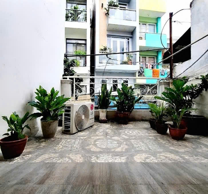 Nhà mới hẻm Ô tô Lê Văn Sỹ - QUẬN 3 – 4.3 x 10 m – 5 Tầng – 8.3 tỷ