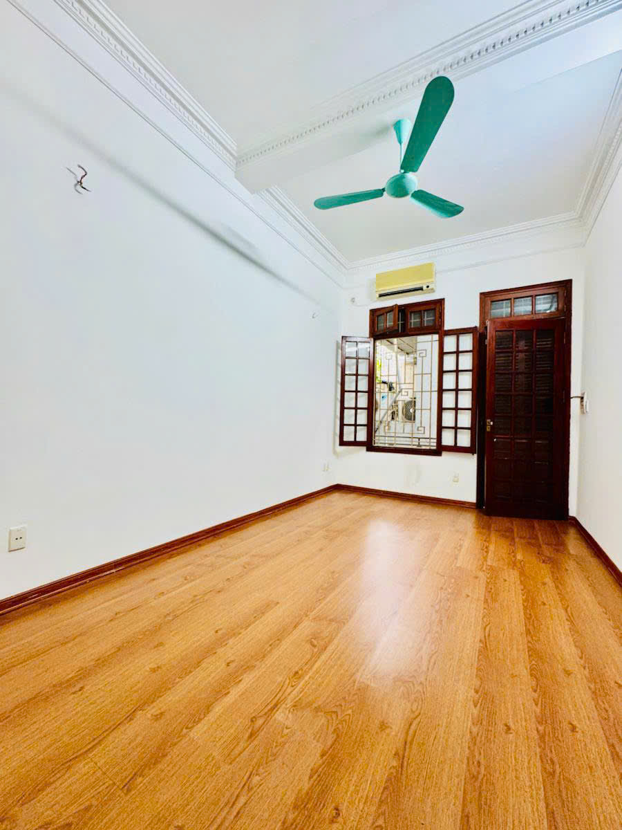 NGUYỄN LƯƠNG BẰNG - NHÀ DÂN GẦN PHỐ Diện Tích 60m2 3 tầng mặt tiền 3.5m Giá 15.5 tỷ