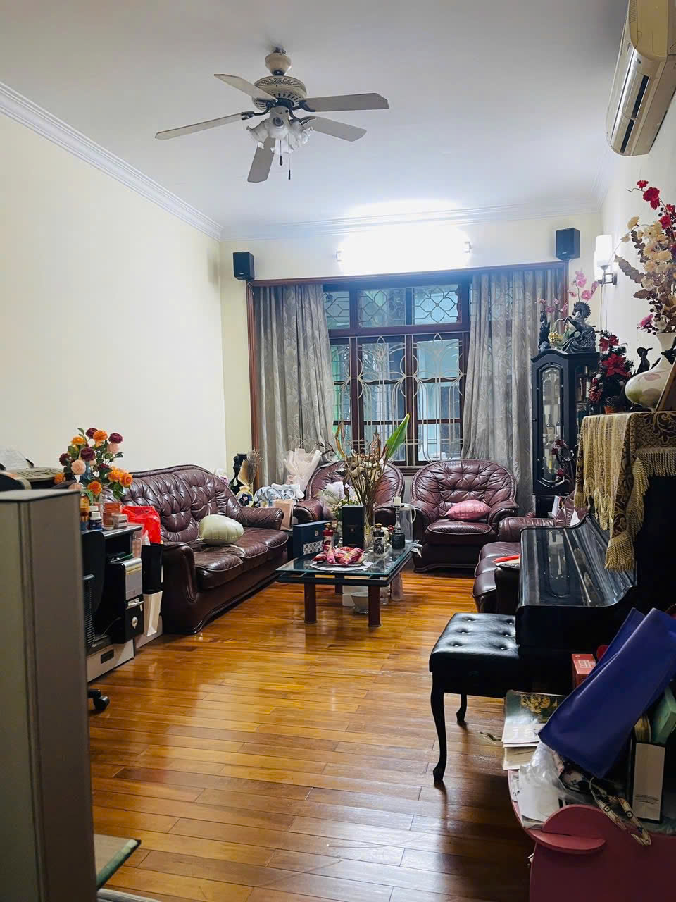 Bán nhà Tô Hiến Thành, 70m2, 4 tầng, mặt tiền 5.3m, 42 tỷ, ở sướng, kinh doanh đỉnh