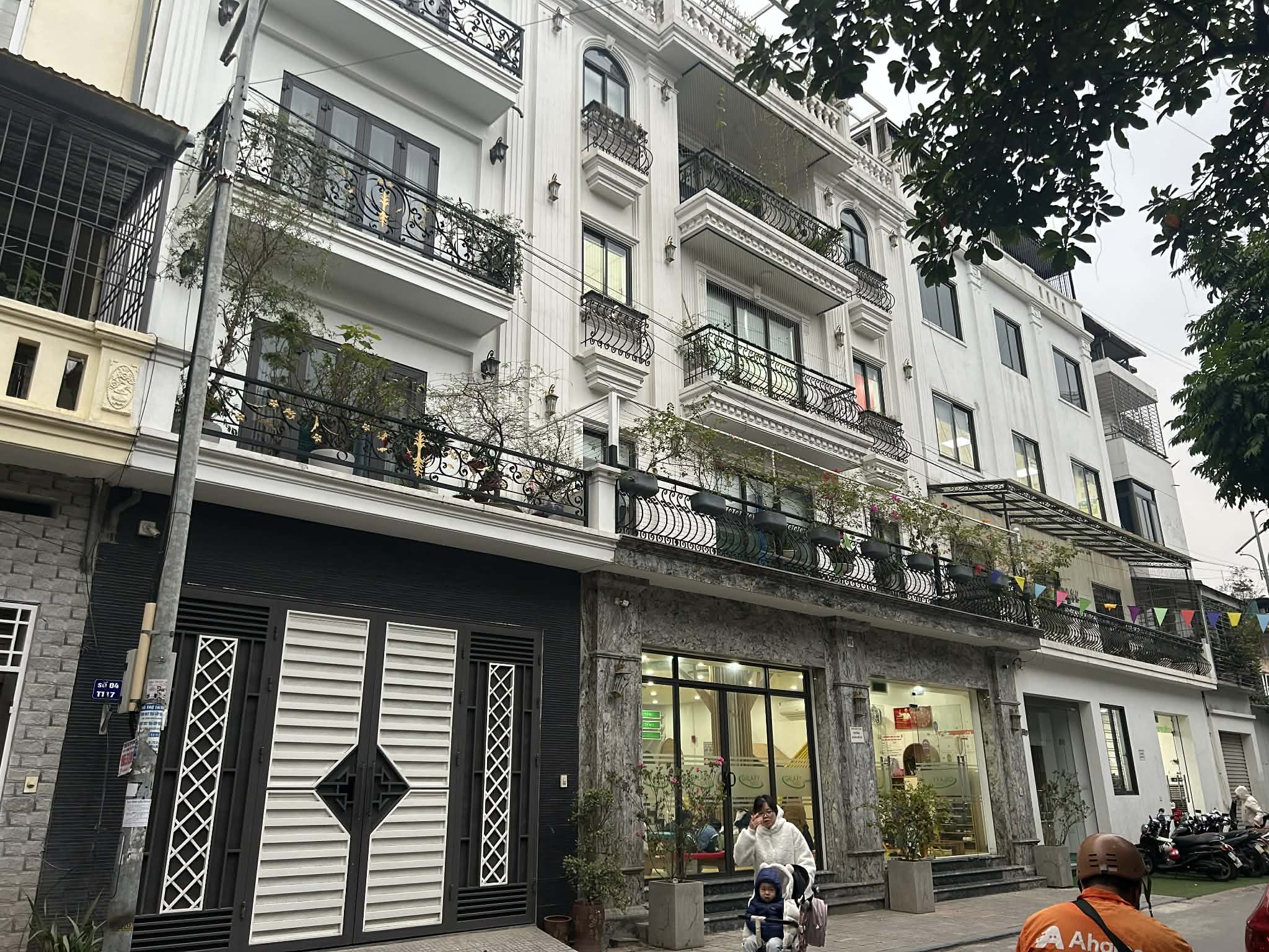 Nhà Dân Xây , Ngõ Nông , Thẳng ,40m Ra oto Tránh Văn Phú Hà Đông 55m 7,6 Tỷ