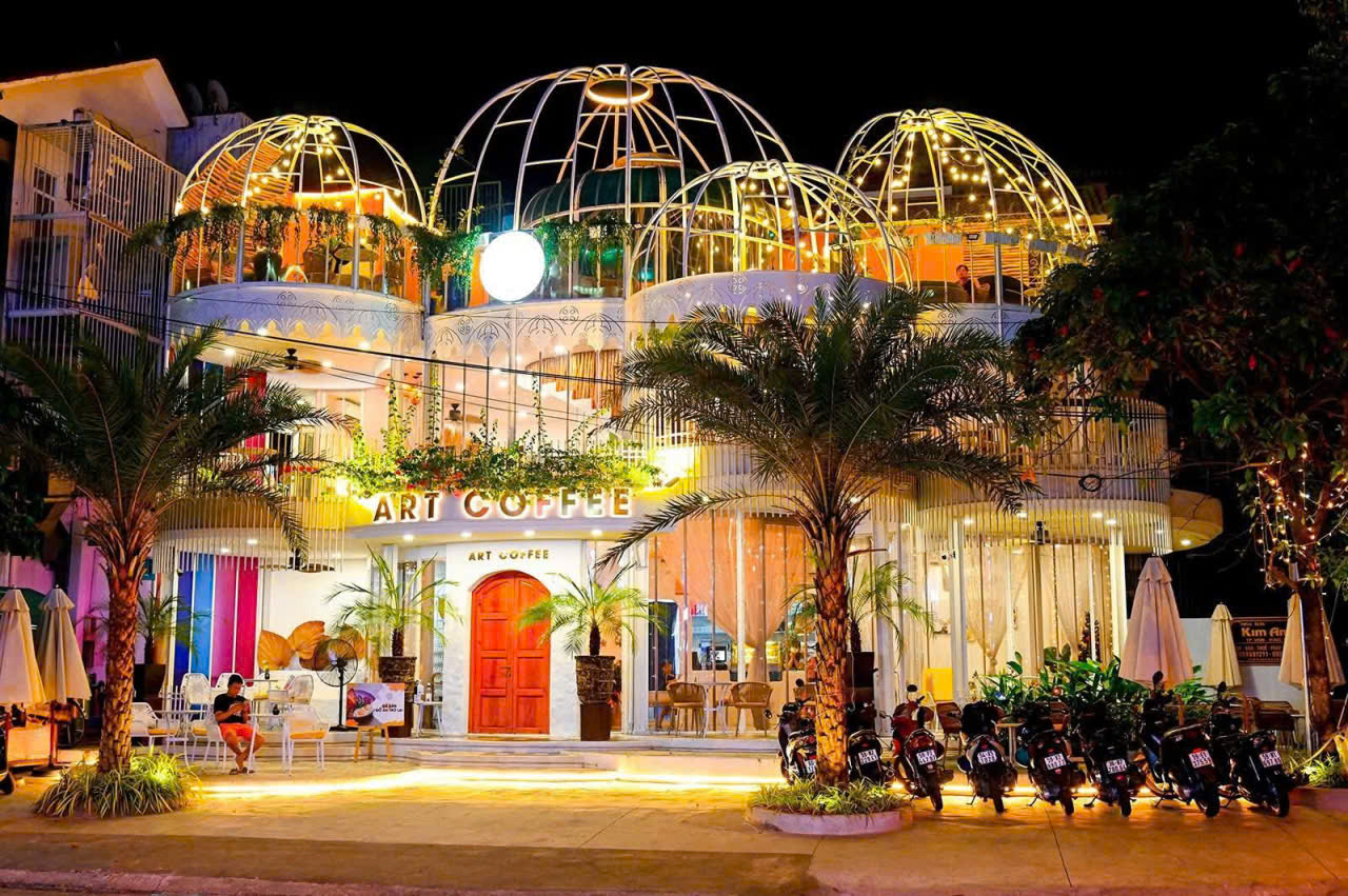 PHẠM TUẤN TÀI CẦU GIẤY HÀ NỘI Diện tích: 360m2 Mặt tiền: 16m