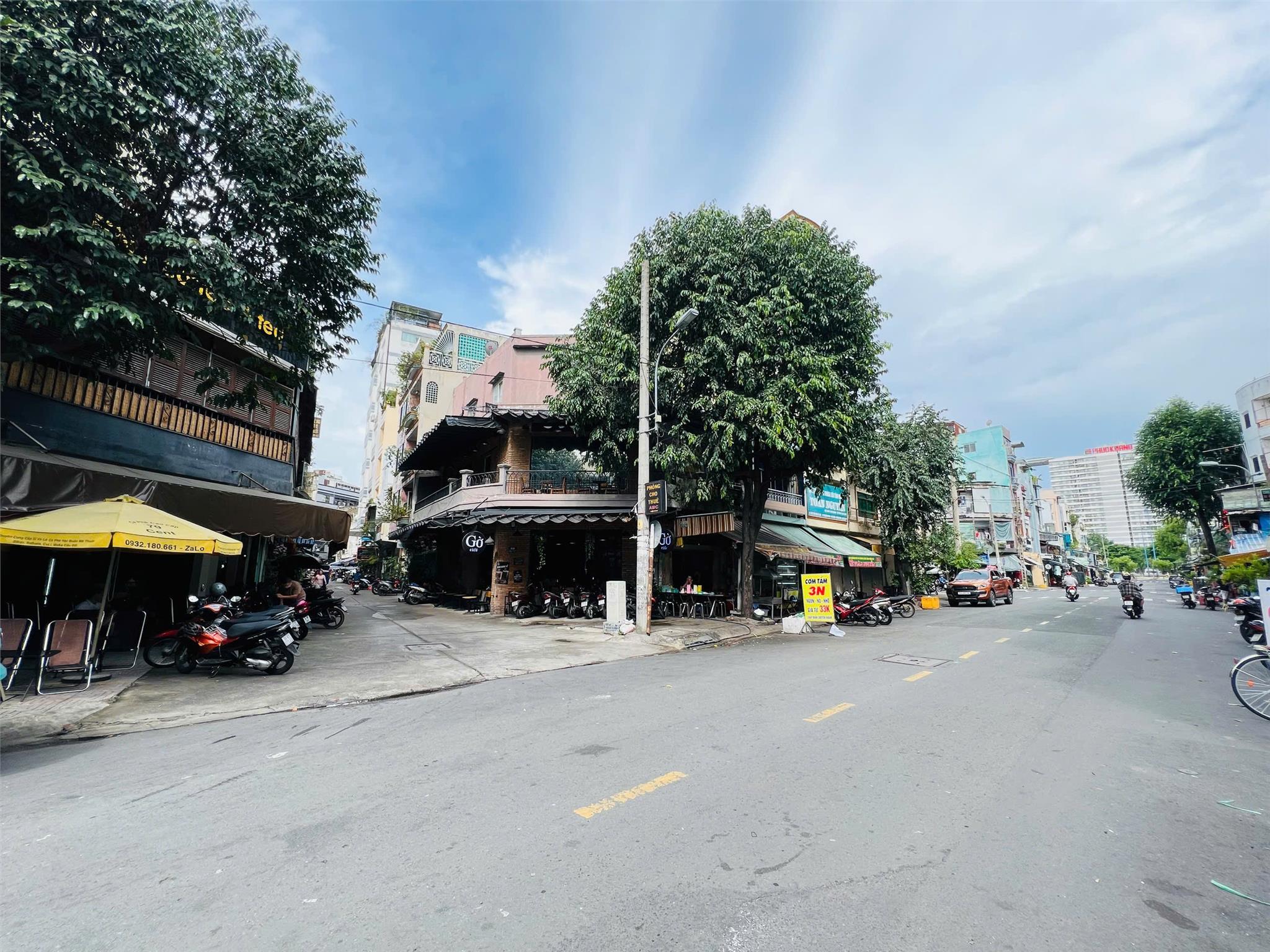 QUẬN 5 Bán Nhà Lộc Phát- Lô Góc 2 Mặt Tiền Trần Tuấn Khải 3Tầng (5X13m) 23 Tỷ Hơn