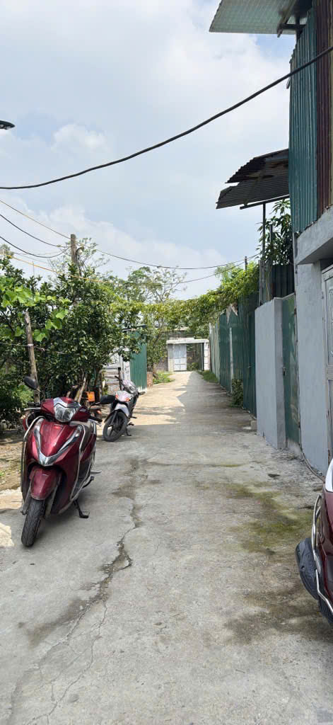 Chính chủ cần bán nhanh nhà mới xây 2 tầng, 3 p. ngủ - Giá tốt tại Siêu Quần - Đại Thanh