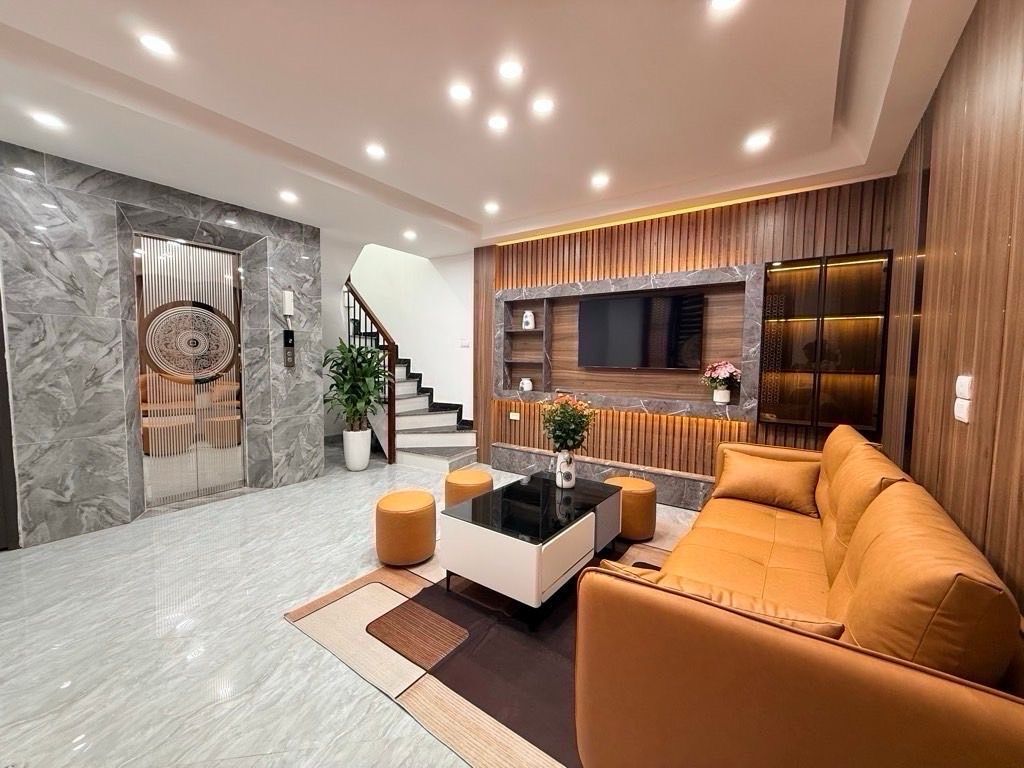 Bán nhà Định Công Thượng, Hoàng Mai, Ô tô, 6T Thang máy, 31m2, 9.9 tỷ(CTL)