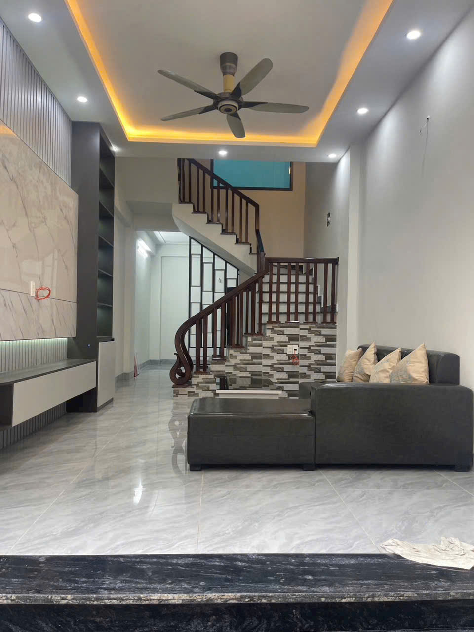 Nhà lô góc 3,5 tầng ngõ phố Cô Đông – hướng Nam mát mẻ giá 2.7 ty