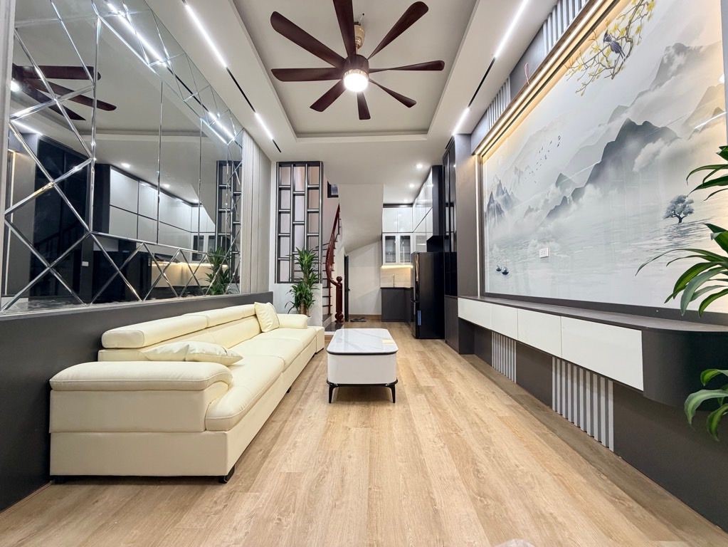 Bán nhà Kim Giang, Hoàng Mai, gần phố, full nội thất, 32m2, 8.6 tỷ(CTL)