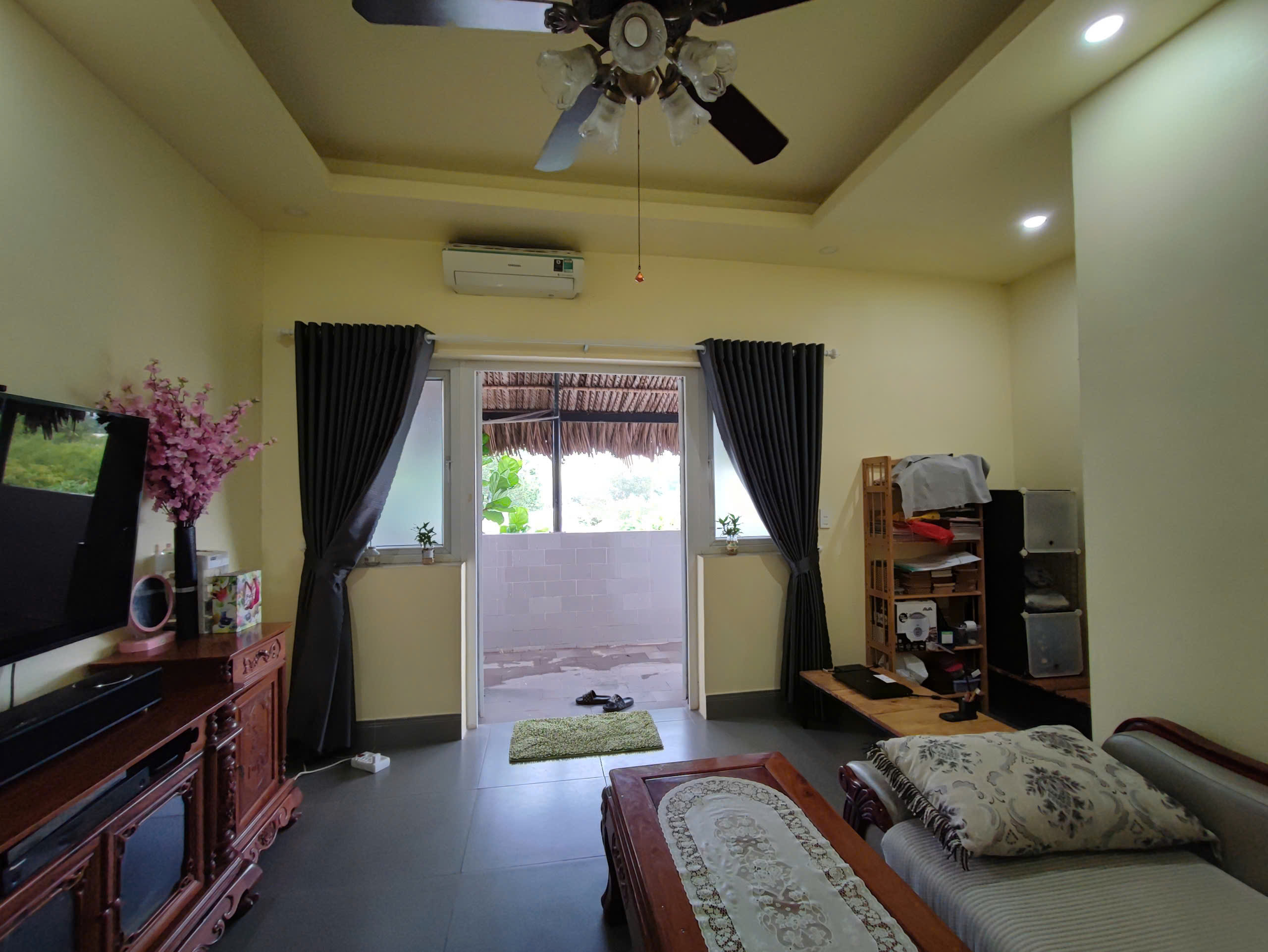 NHÀ PHỐ ĐẸP NGAY TRUNG TÂM *** CHỈ 2 TỶ 1