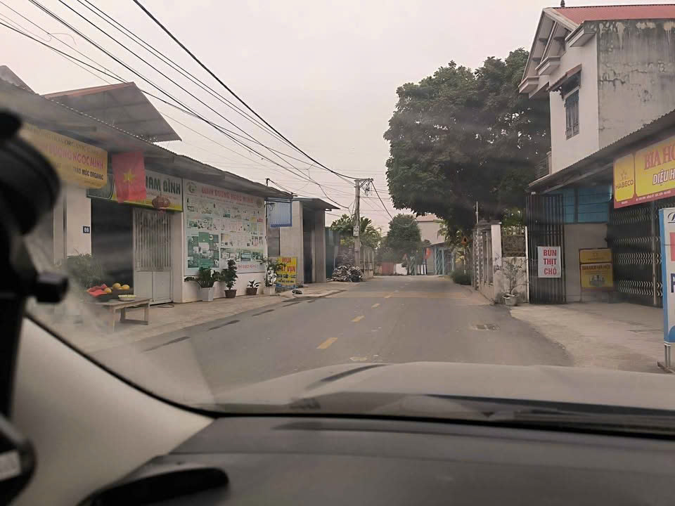 HIẾM ! CHÍNH CHỦ BÁN GẤP lô đất siêu VIP - Vị trí kinh doanh đẹp có 1-0-2. Giá chỉ 3xtr/m