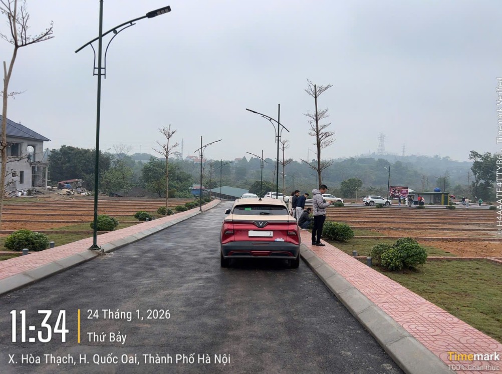 Em cần tiền bán nhanh lô đất DT 101.7m full thổ cư MT 9m - Vị trí đẹp tại Phú Cát, Hòa Lạc