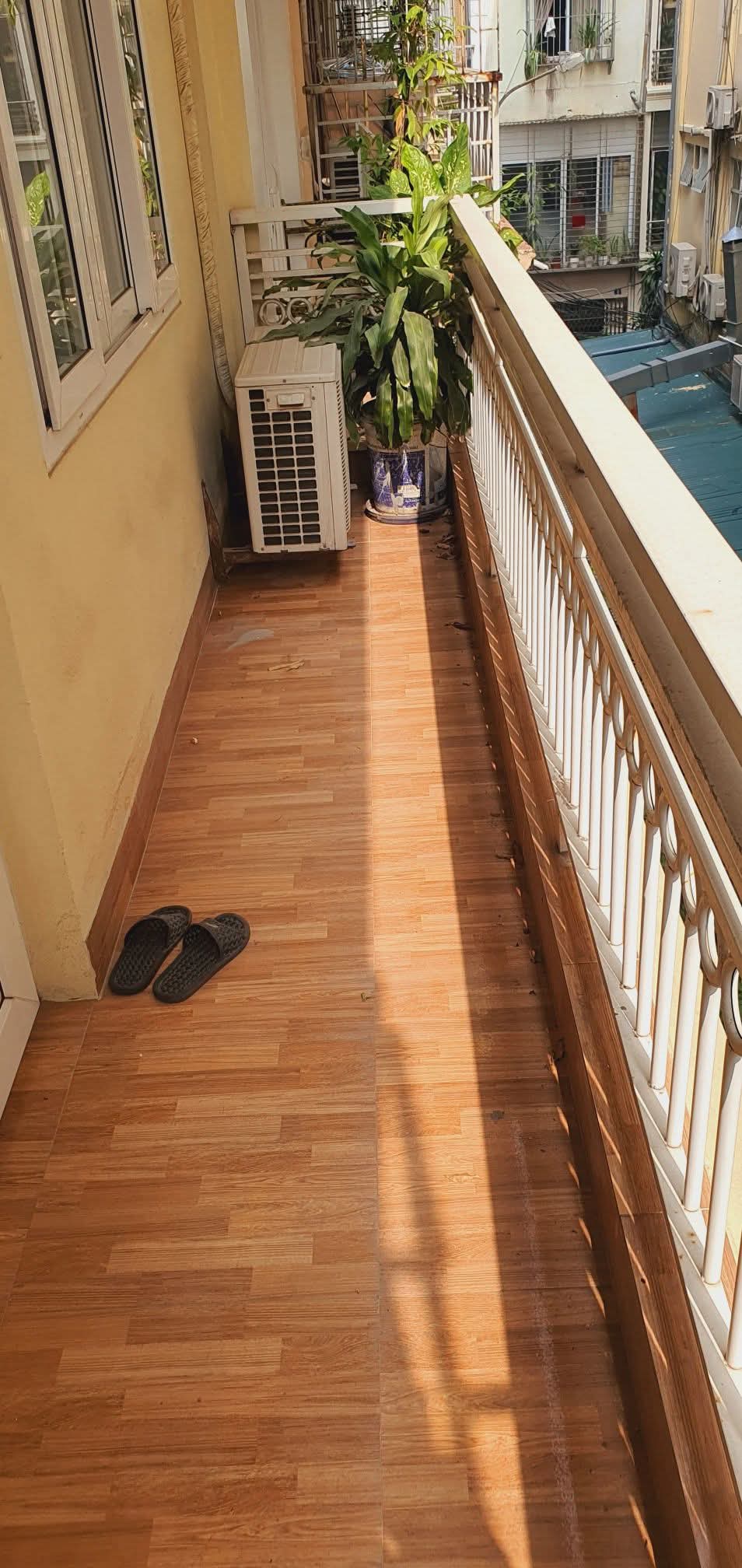 NHÀ ĐẸP PHỐ LÝ NAM ĐẾ – LÕI HOÀN KIẾM – 2 MẶT THOÁNG VĨNH VIỄN – THANG MÁY