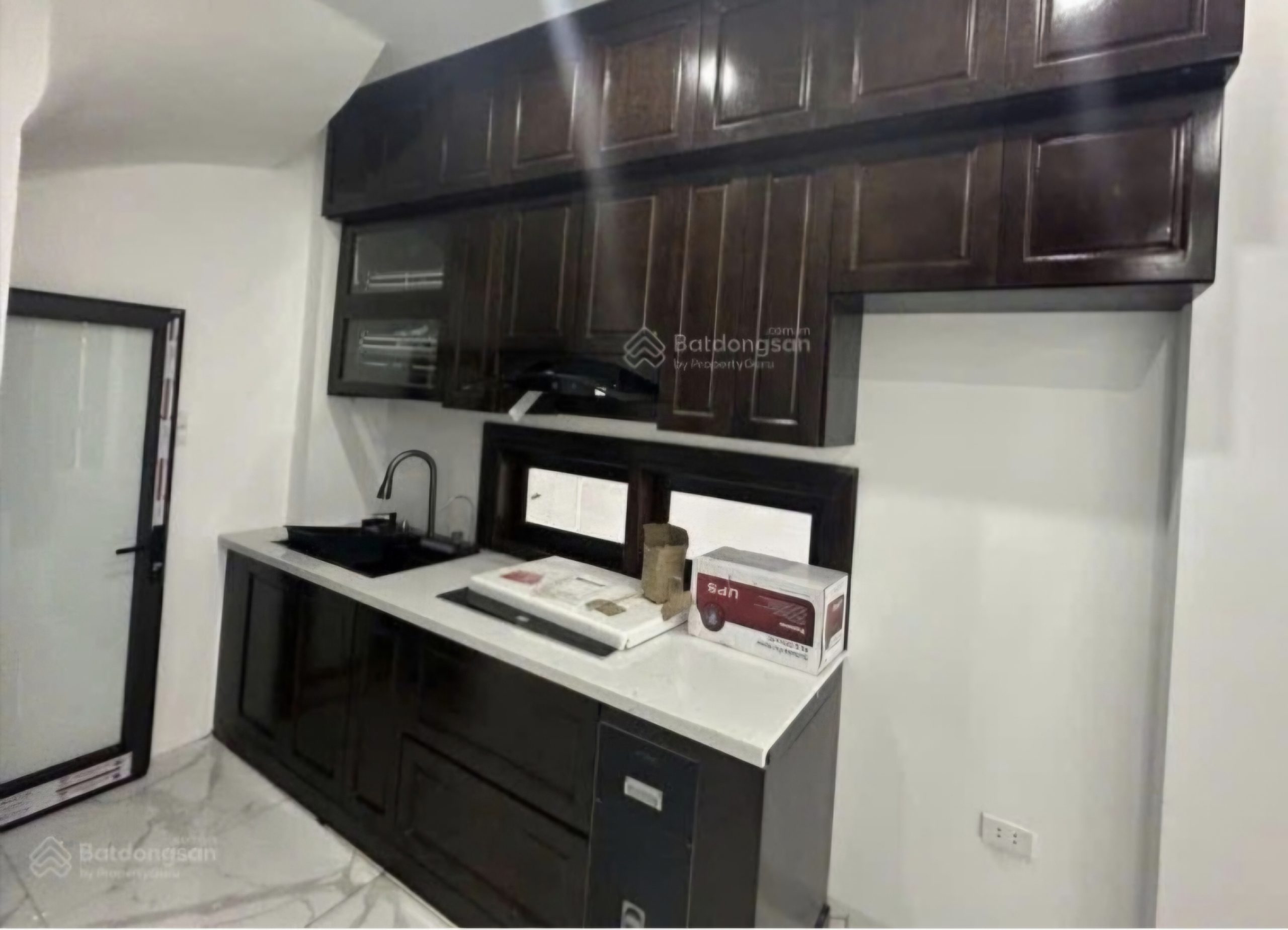 Cách mặt phố Lò Đúc chỉ 10m, ngõ rộng, ô tô đỗ cổng Khu vực dân trí cao, vài phút vào phố cổ – Hồ Hoàn Kiếm – Tràng Tiền