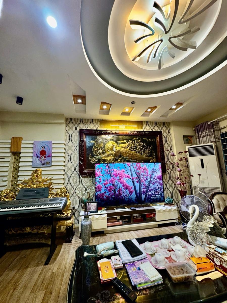 Hoàng Hoa Thám Ba Đình Hà Nội 11,9 tỷ 4 phòng ngủ 5 tầng